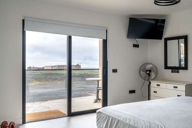 6 chambre Villa/Maison à vendre à Tías avec piscine garage - 1 100 000 € (Ref: 9798534)