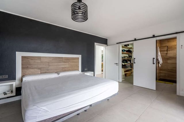 6 chambre Villa/Maison à vendre à Tías avec piscine garage - 1 000 000 € (Ref: 9798534)