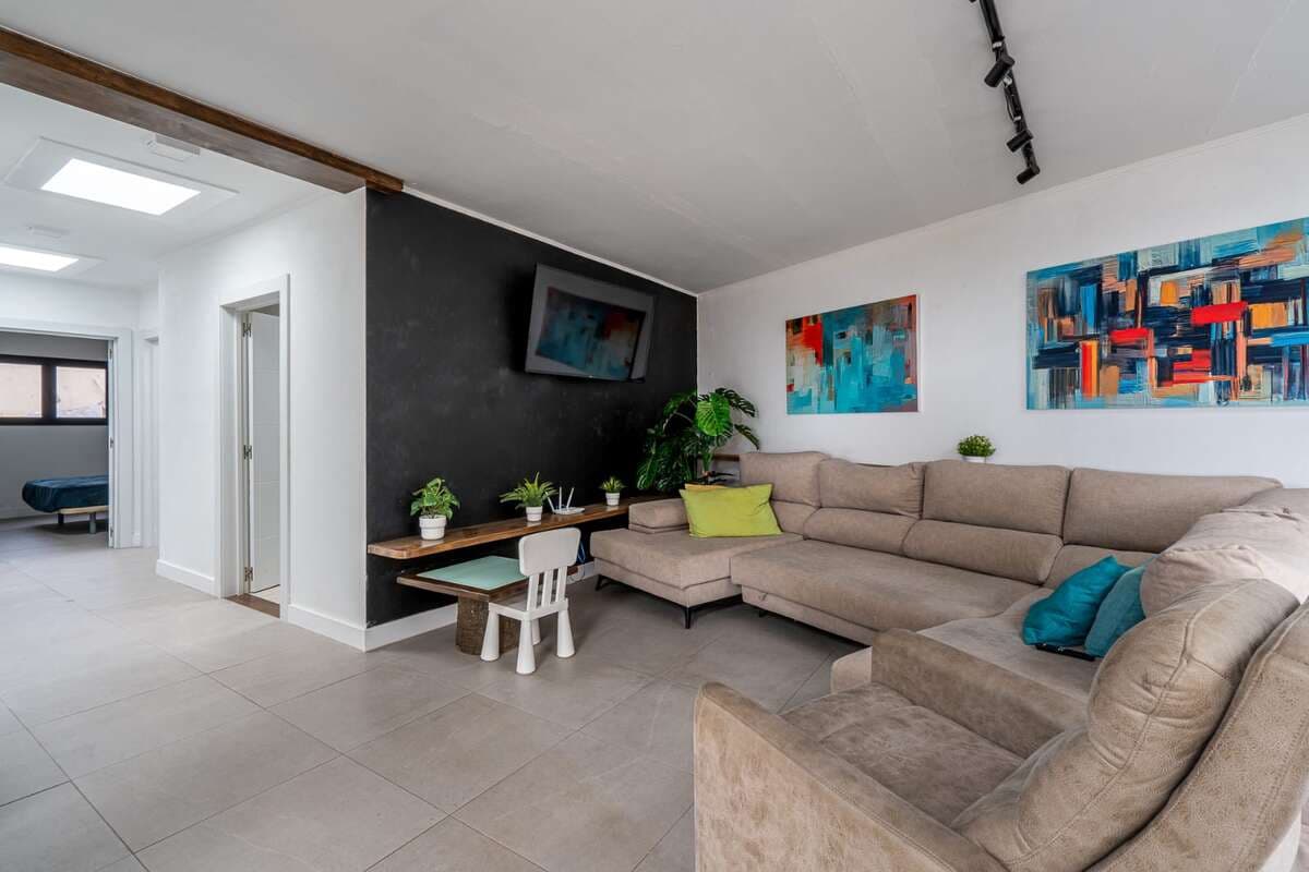 6 bedroom Villa for sale in Tias with pool garage - € 1,000,000 (Ref: 9798534)