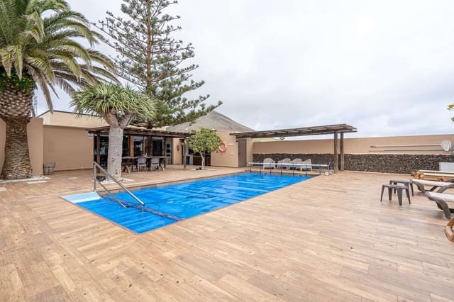 6 chambre Villa/Maison à vendre à Tías avec piscine garage - 1 000 000 € (Ref: 9798534)