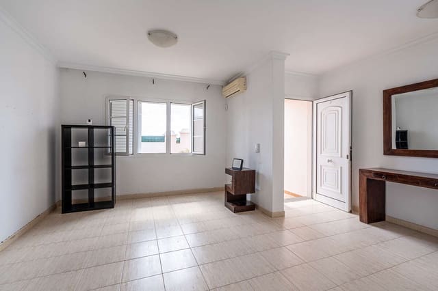 3 soverom Kjedet enebolig til salgs i Arrecife - € 284 500 (Ref: 9800975)