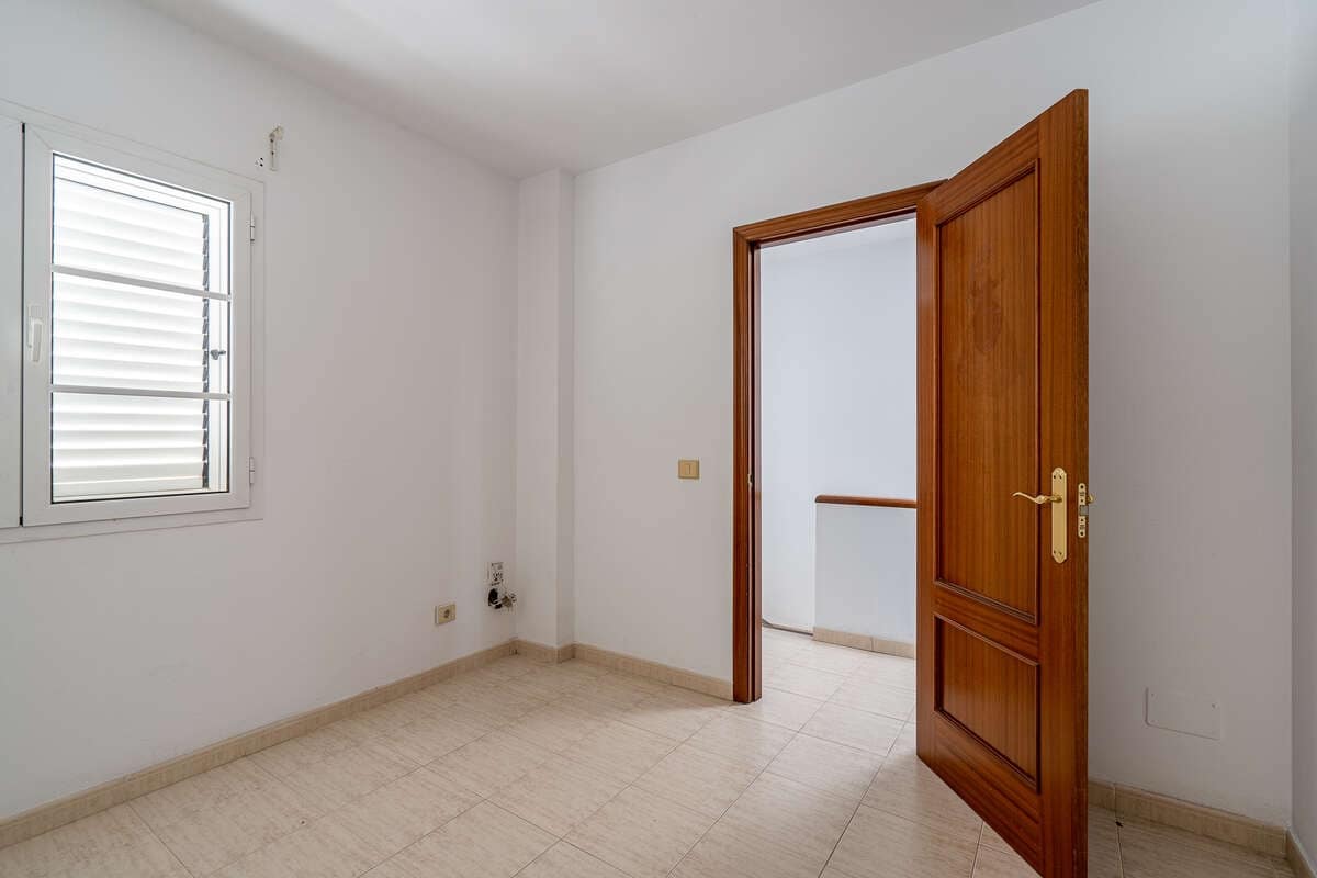 3 quarto Moradia Geminada para venda em Arrecife - 284 500 € (Ref: 9800975)