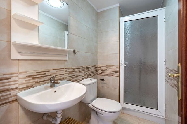 3 soverom Kjedet enebolig til salgs i Arrecife - € 284 500 (Ref: 9800975)