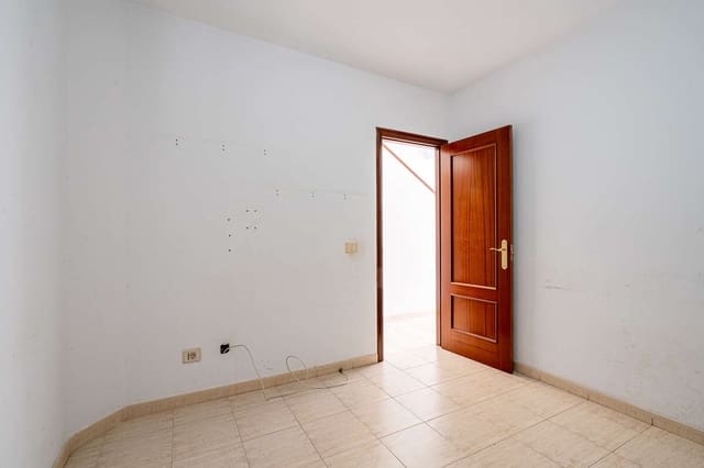 3 soverom Kjedet enebolig til salgs i Arrecife - € 284 500 (Ref: 9800975)