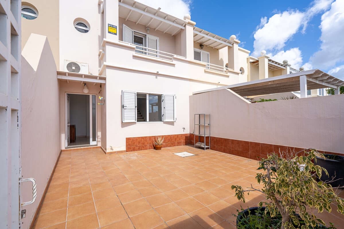 3 quarto Moradia Geminada para venda em Arrecife - 284 500 € (Ref: 9800975)