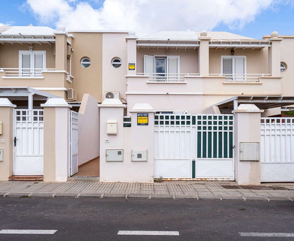 3 quarto Moradia Geminada para venda em Arrecife - 284 500 € (Ref: 9800975)