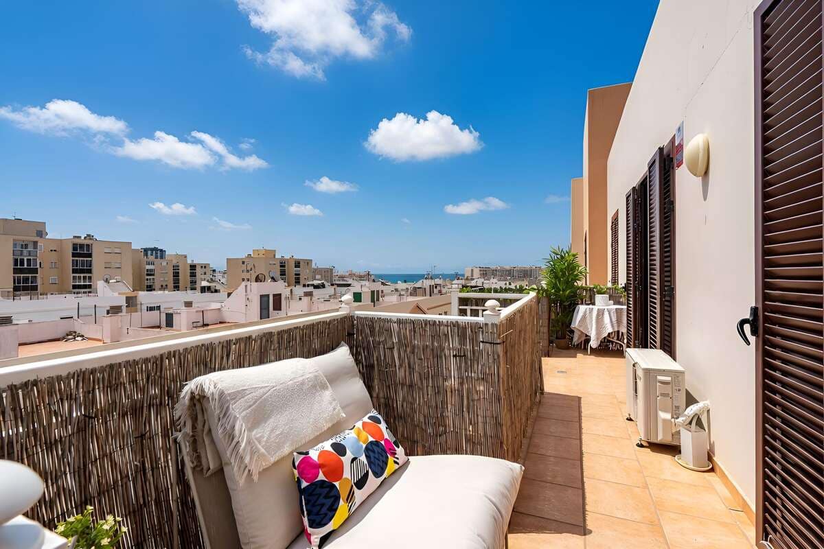 3 chambre Appartement à vendre à Arrecife avec garage - 285 000 € (Ref: 9813623)