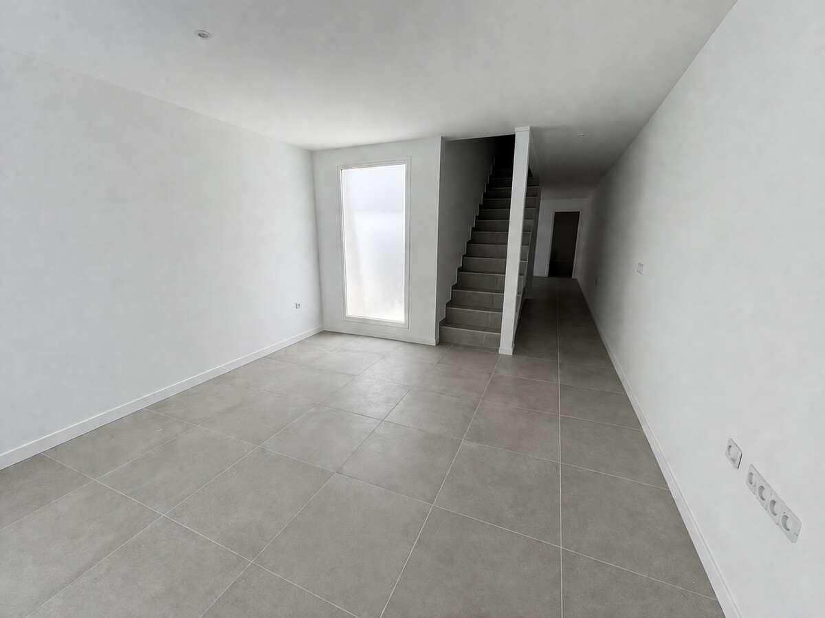 3 bedroom Semi-detached Villa for sale in Arrecife - € 250,000 (Ref: 9815392)