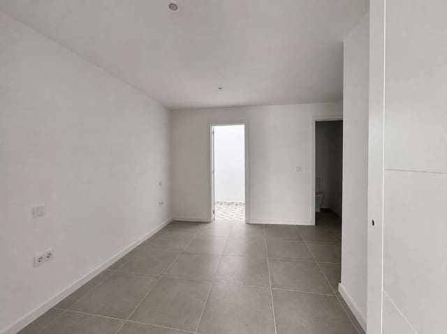 3 Zimmer Doppelhaus zu verkaufen in Arrecife - 250.000 € (Ref: 9815392)