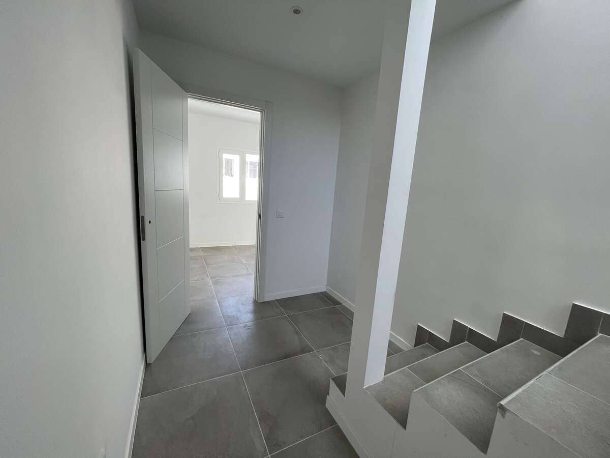 3 bedroom Semi-detached Villa for sale in Arrecife - € 250,000 (Ref: 9815392)