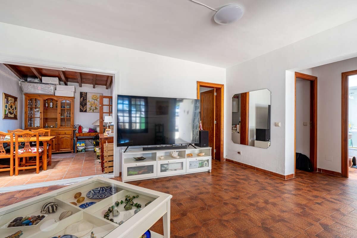 2 bedroom Bungalow for sale in Costa Teguise - € 369,000 (Ref: 9830500)