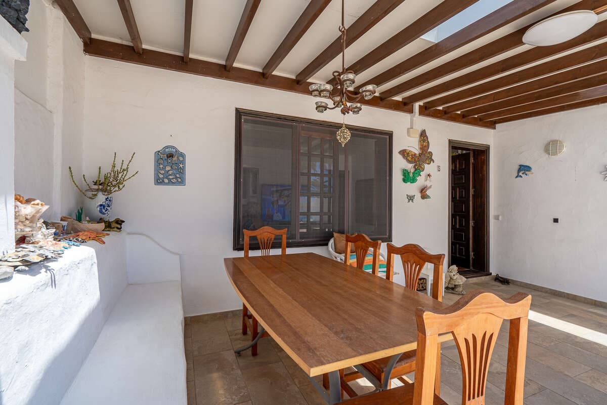 2 bedroom Bungalow for sale in Costa Teguise - € 369,000 (Ref: 9830500)