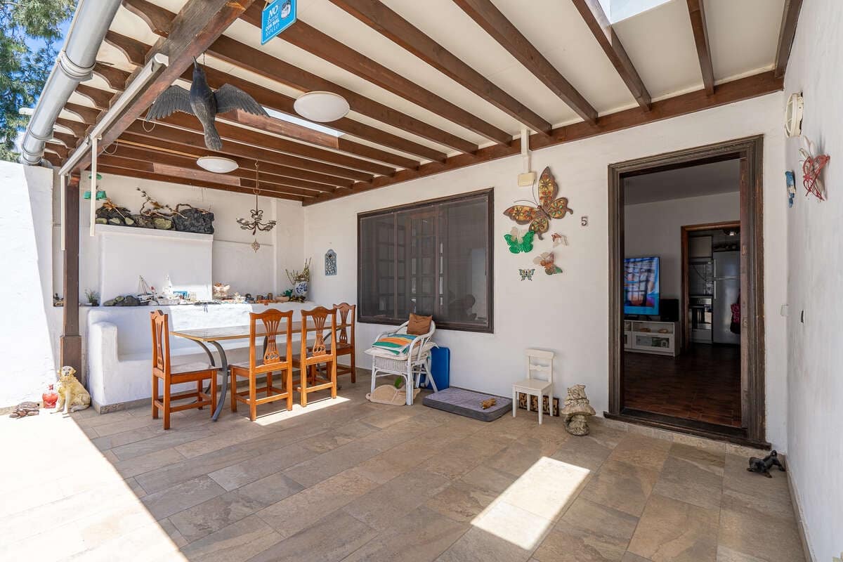 2 bedroom Bungalow for sale in Costa Teguise - € 369,000 (Ref: 9830500)