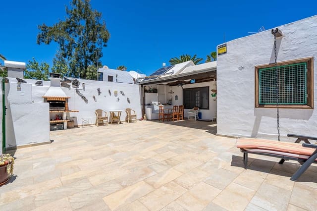 2 bedroom Bungalow for sale in Costa Teguise, Teguise - € 369,000 (Ref: 9830500)