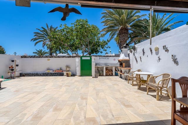 2 bedroom Bungalow for sale in Costa Teguise, Teguise - € 369,000 (Ref: 9830500)
