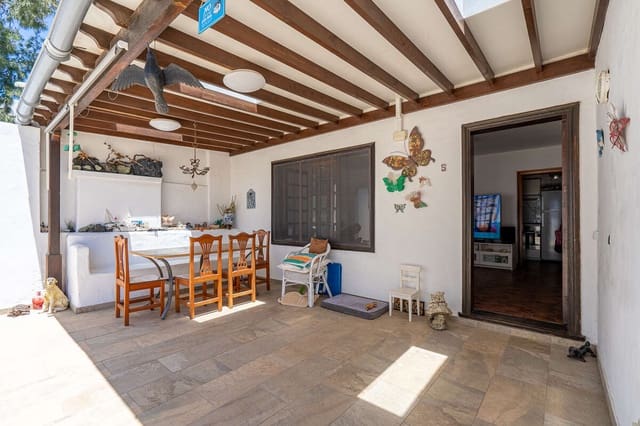 2 bedroom Bungalow for sale in Costa Teguise, Teguise - € 369,000 (Ref: 9830500)