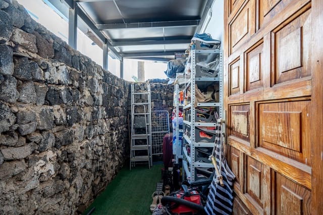 2 bedroom Bungalow for sale in Costa Teguise, Teguise - € 369,000 (Ref: 9830500)