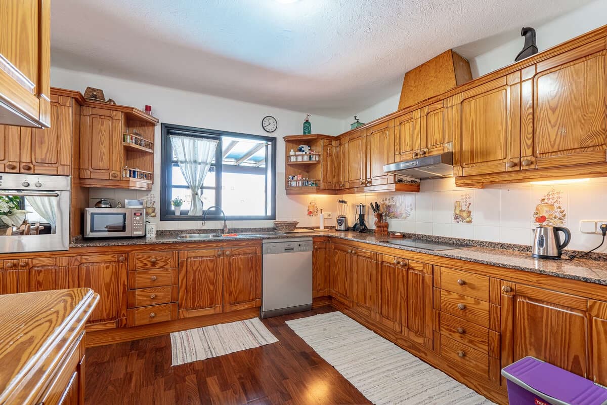 5 soveværelse Villa til salg i Playa del Cable med swimmingpool garage - € 730.000 (Ref: 9842020)