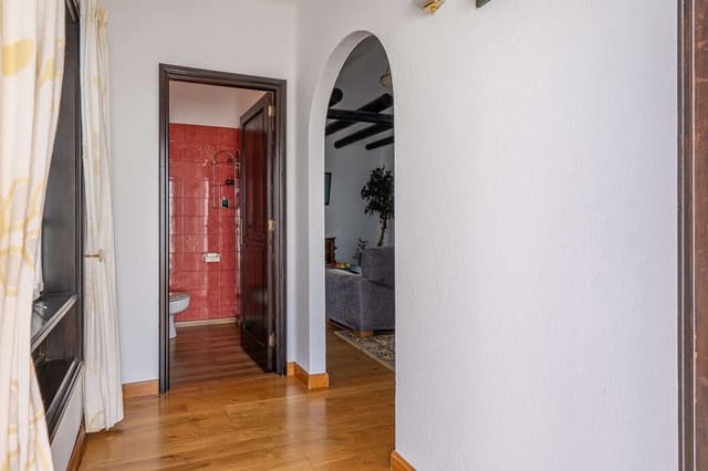 5 soveværelse Villa til salg i Playa del Cable, Arrecife med swimmingpool garage - € 698.000 (Ref: 9842020)