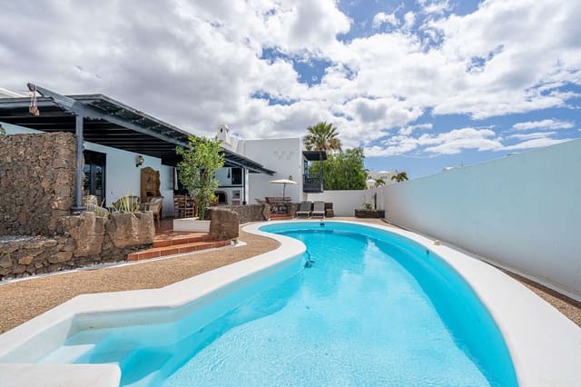 5 soveværelse Villa til salg i Playa del Cable, Arrecife med swimmingpool garage - € 698.000 (Ref: 9842020)