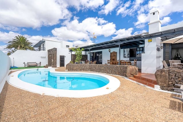 5 soveværelse Villa til salg i Playa del Cable, Arrecife med swimmingpool garage - € 698.000 (Ref: 9842020)
