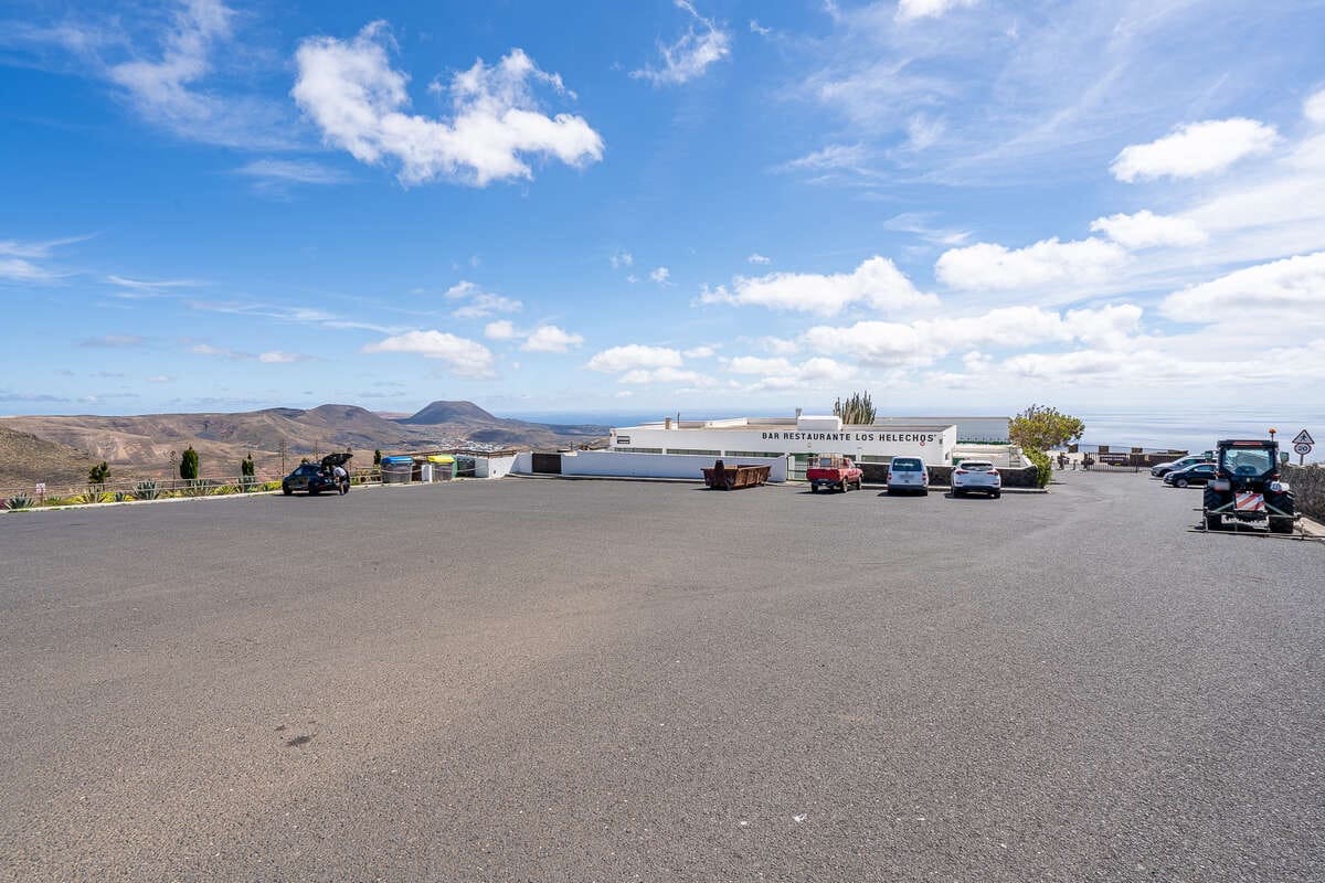 Commercial for sale in Haria with garage - € 920,000 (Ref: 9854761)
