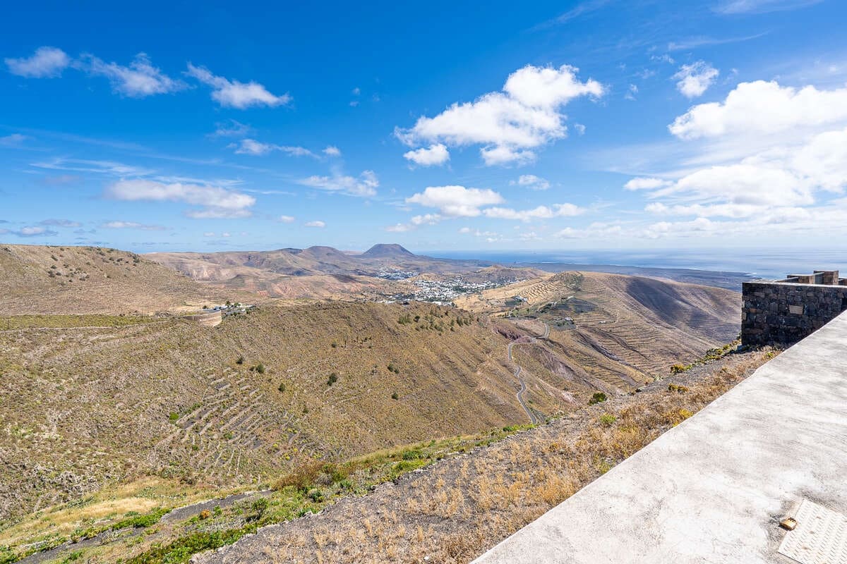 Commercial for sale in Haria with garage - € 920,000 (Ref: 9854761)