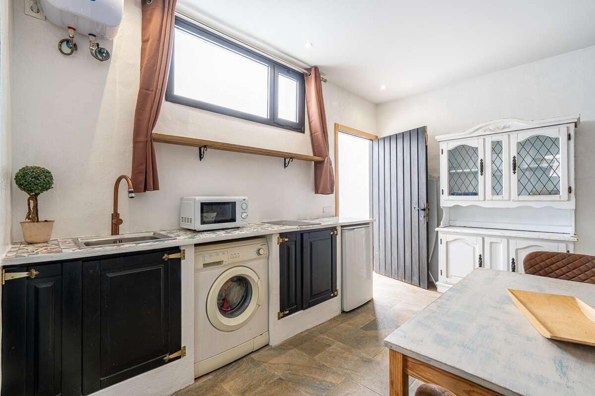 Studio for rent in Macher with garage - € 1,100 (Ref: 9854763)