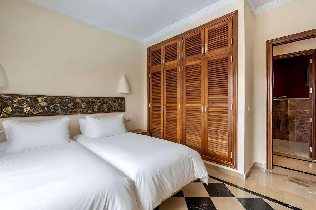 2 bedroom Villa for sale in Playa Blanca with pool - € 498,000 (Ref: 9854764)