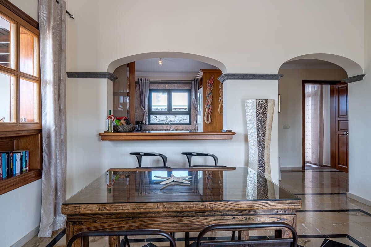 2 bedroom Villa for sale in Playa Blanca with pool - € 498,000 (Ref: 9854764)