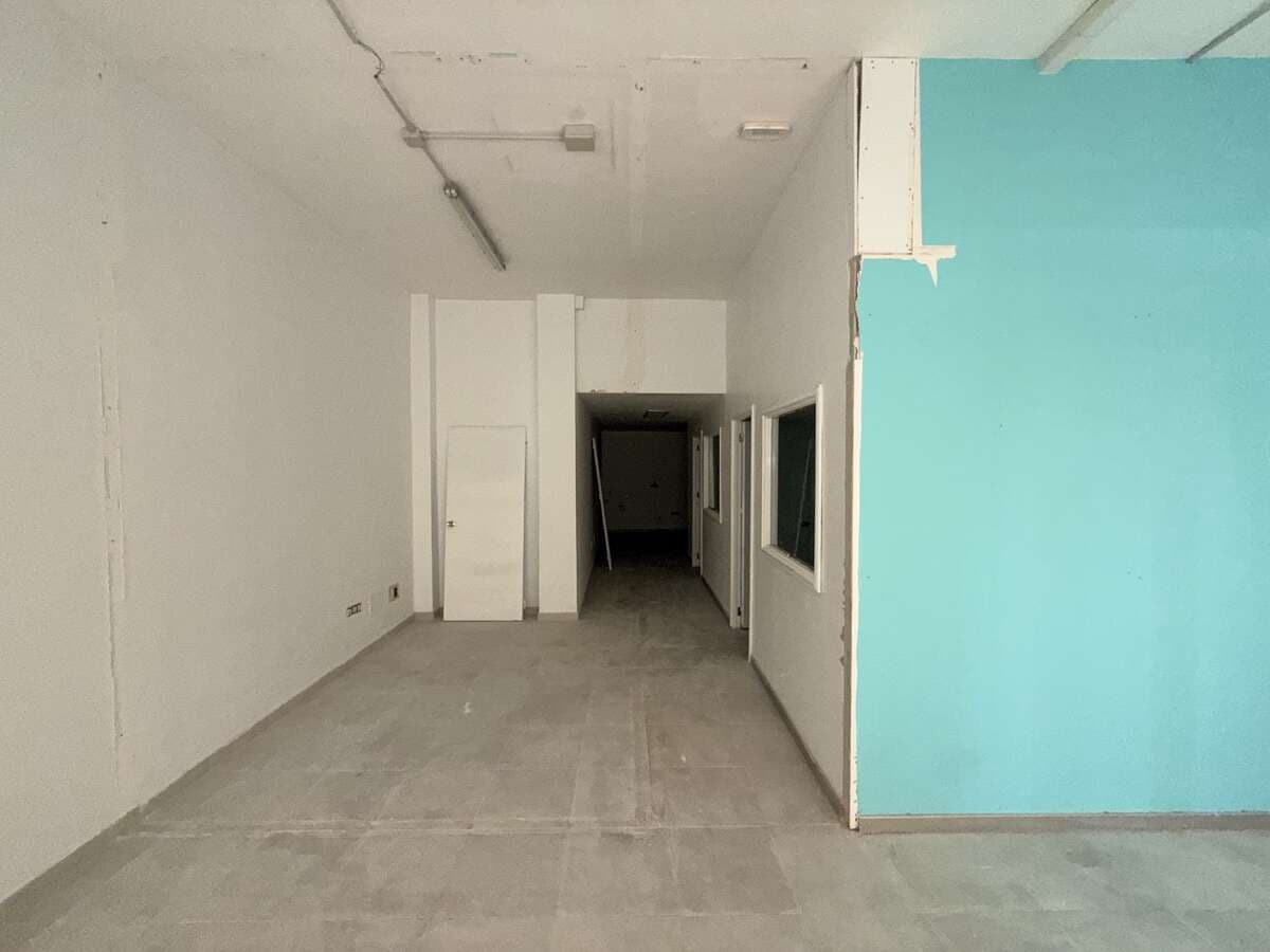Local Comercial en Arrecife en alquiler - 1.300 € (Ref: 9859000)