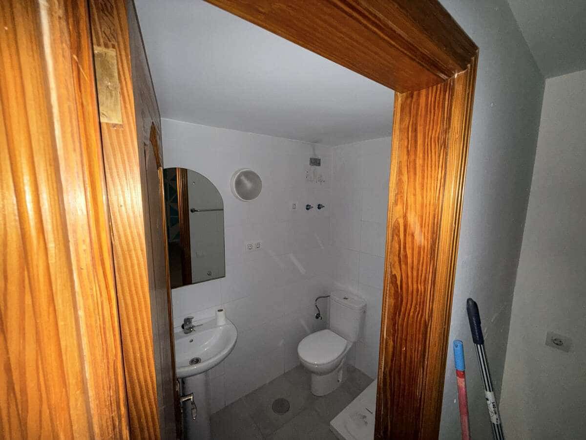 Local Comercial en Arrecife en alquiler - 1.300 € (Ref: 9859000)