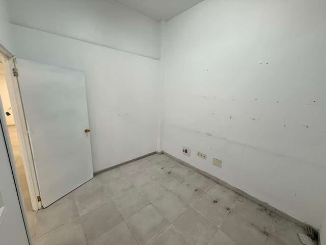 Commerciale da affittare in Arrecife - 1.300 € (Rif: 9859000)