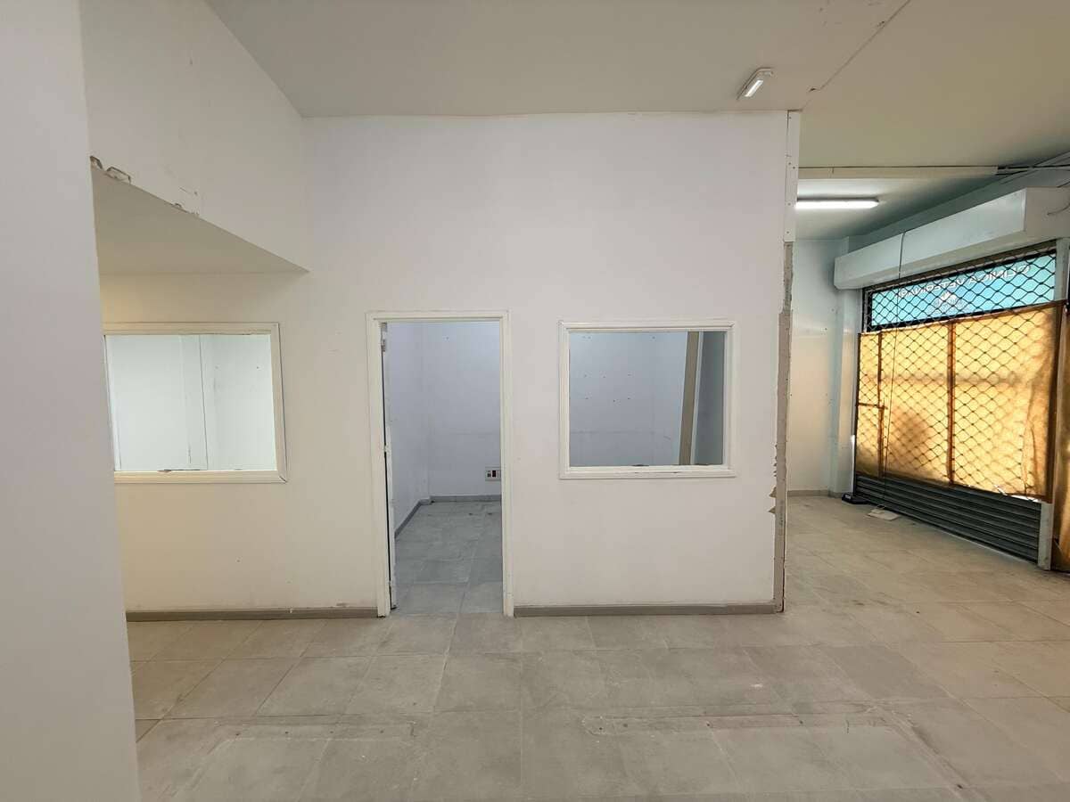 Commercieel te huur in Arrecife - € 1.300 (Ref: 9859000)
