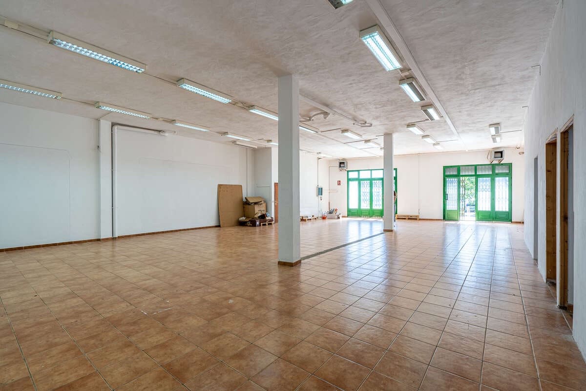 Kommersiell til salgs i Tias - € 169 000 (Ref: 9889642)