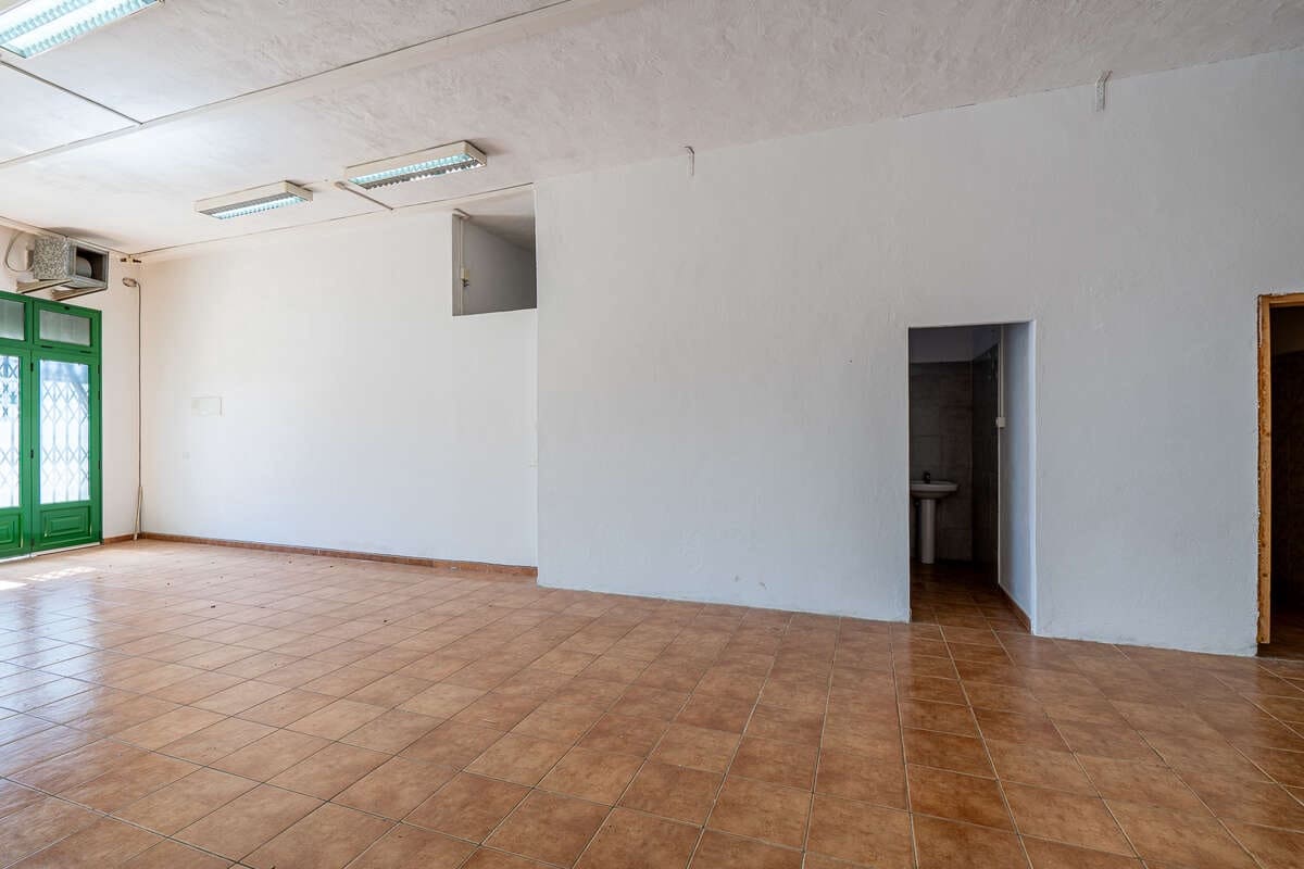 Kommersiell til salgs i Tias - € 169 000 (Ref: 9889642)
