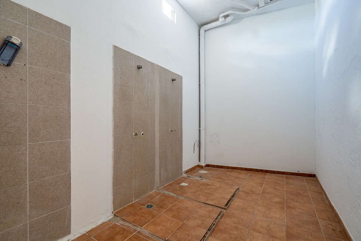 Kommersiell til salgs i Tias - € 169 000 (Ref: 9889642)