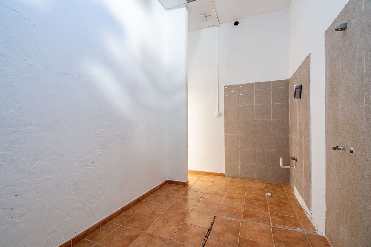 Kommersiell til salgs i Tias - € 169 000 (Ref: 9889642)