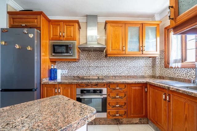 4 slaapkamer Flat te koop in Arrecife - € 249.000 (Ref: 9895670)