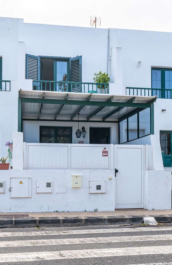 4 bedroom Semi-detached Villa for sale in Uga - € 360,000 (Ref: 9898622)