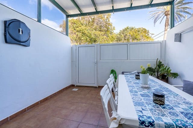 4 bedroom Semi-detached Villa for sale in Uga, Yaiza - € 349,000 (Ref: 9898622)