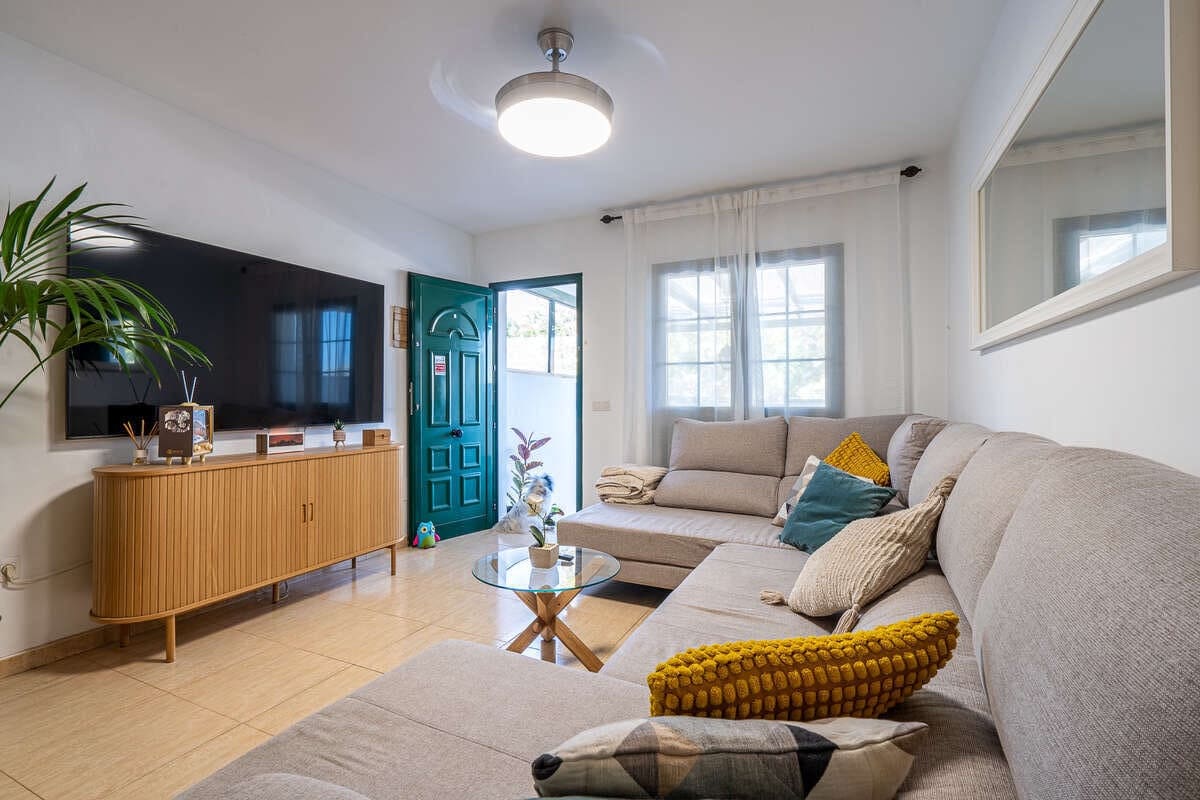 4 bedroom Semi-detached Villa for sale in Uga - € 349,000 (Ref: 9898622)