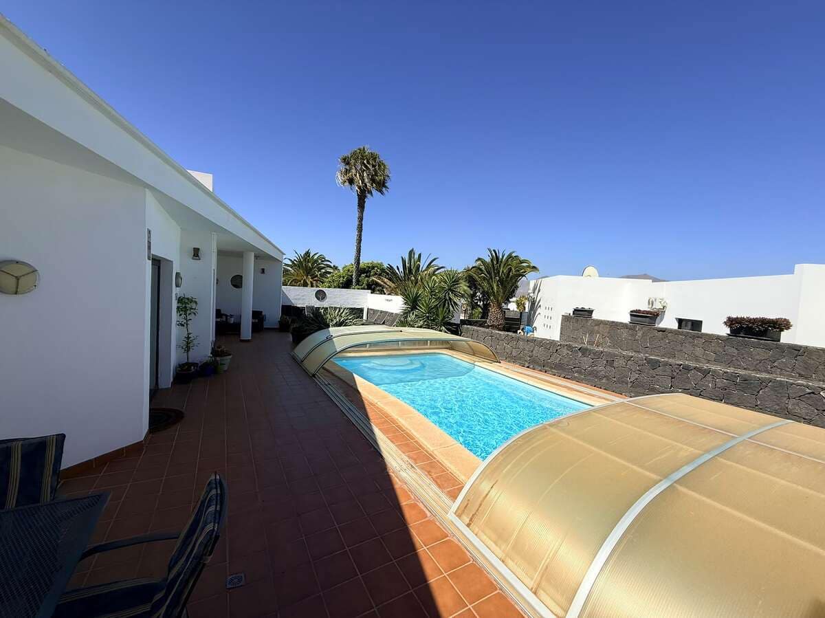 3 quarto Moradia para venda em Playa Blanca com piscina garagem - 545 000 € (Ref: 9900024)