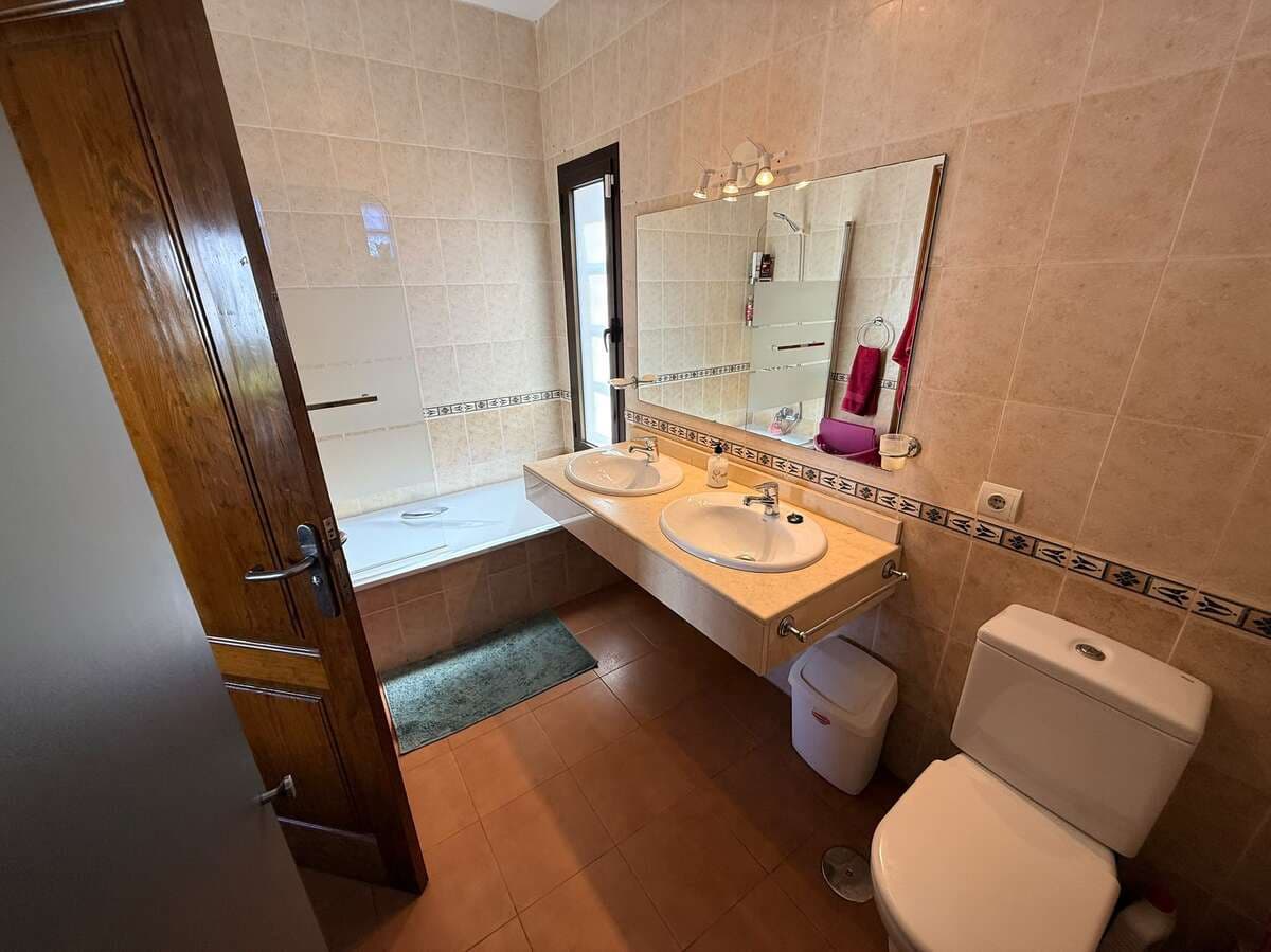 3 quarto Moradia para venda em Playa Blanca com piscina garagem - 545 000 € (Ref: 9900024)