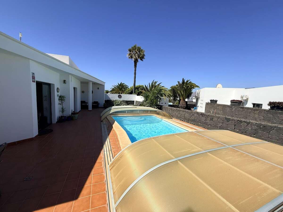 3 quarto Moradia para venda em Playa Blanca com piscina garagem - 545 000 € (Ref: 9900024)