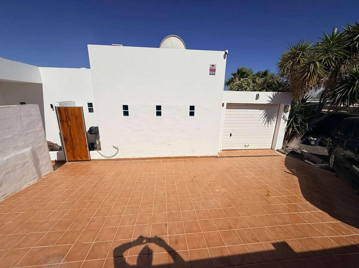 3 quarto Moradia para venda em Playa Blanca com piscina garagem - 545 000 € (Ref: 9900024)