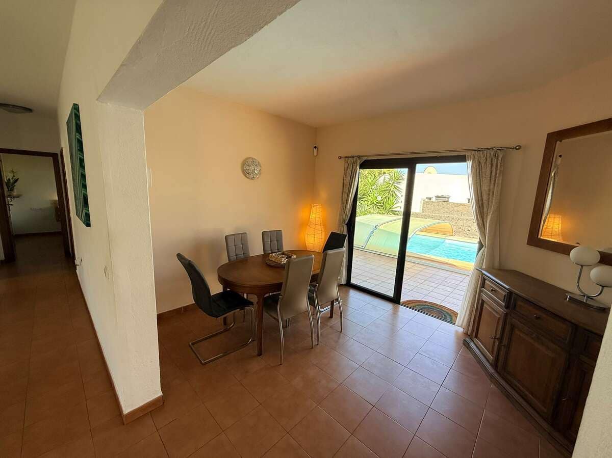 3 quarto Moradia para venda em Playa Blanca com piscina garagem - 545 000 € (Ref: 9900024)