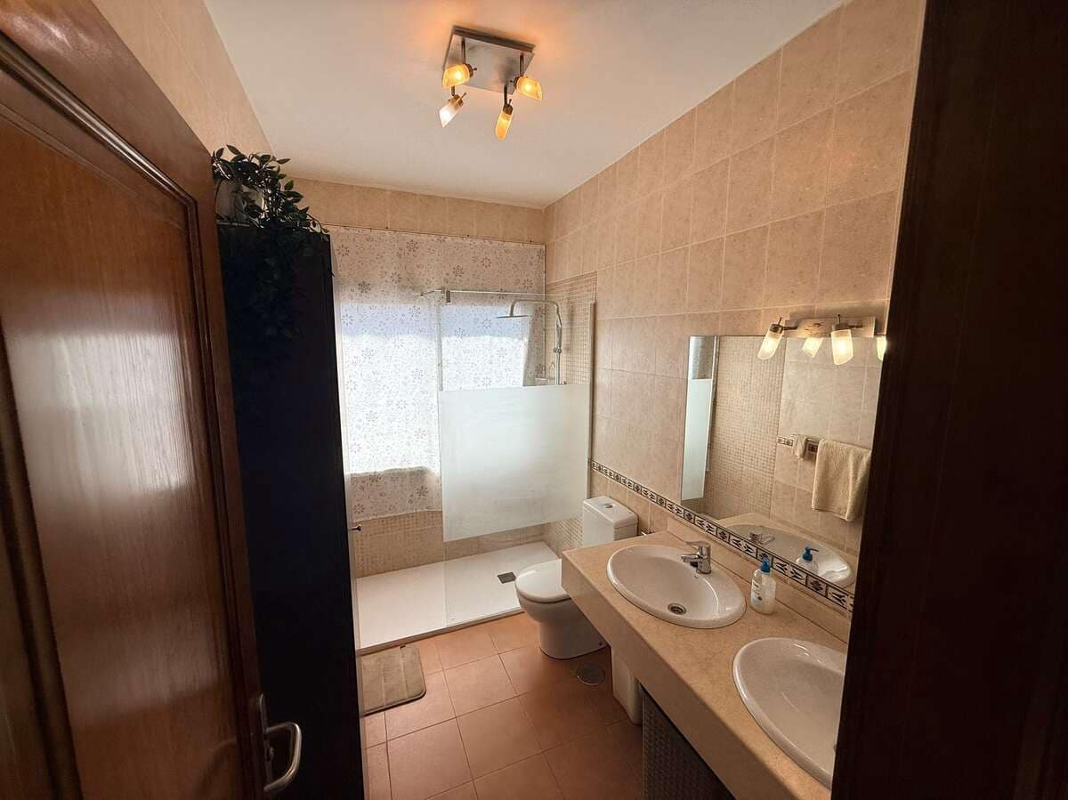 3 quarto Moradia para venda em Playa Blanca com piscina garagem - 545 000 € (Ref: 9900024)