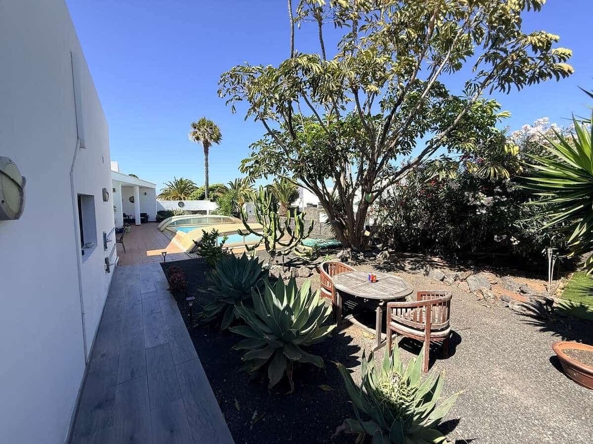 3 quarto Moradia para venda em Playa Blanca com piscina garagem - 545 000 € (Ref: 9900024)