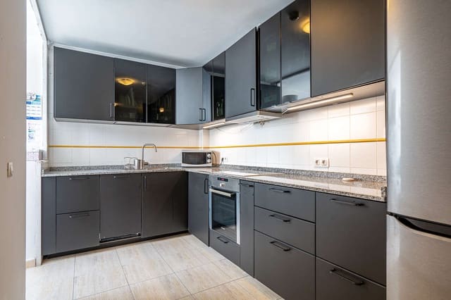 3 chambre Appartement à vendre à Arrecife - 230 000 € (Ref: 9902695)